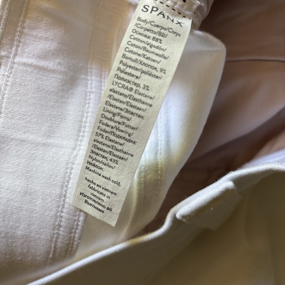Spanx White Denim Trouser Shorts Women XL 4" Inseam Classic Stretch NWT Classic - Picture 9 of 9